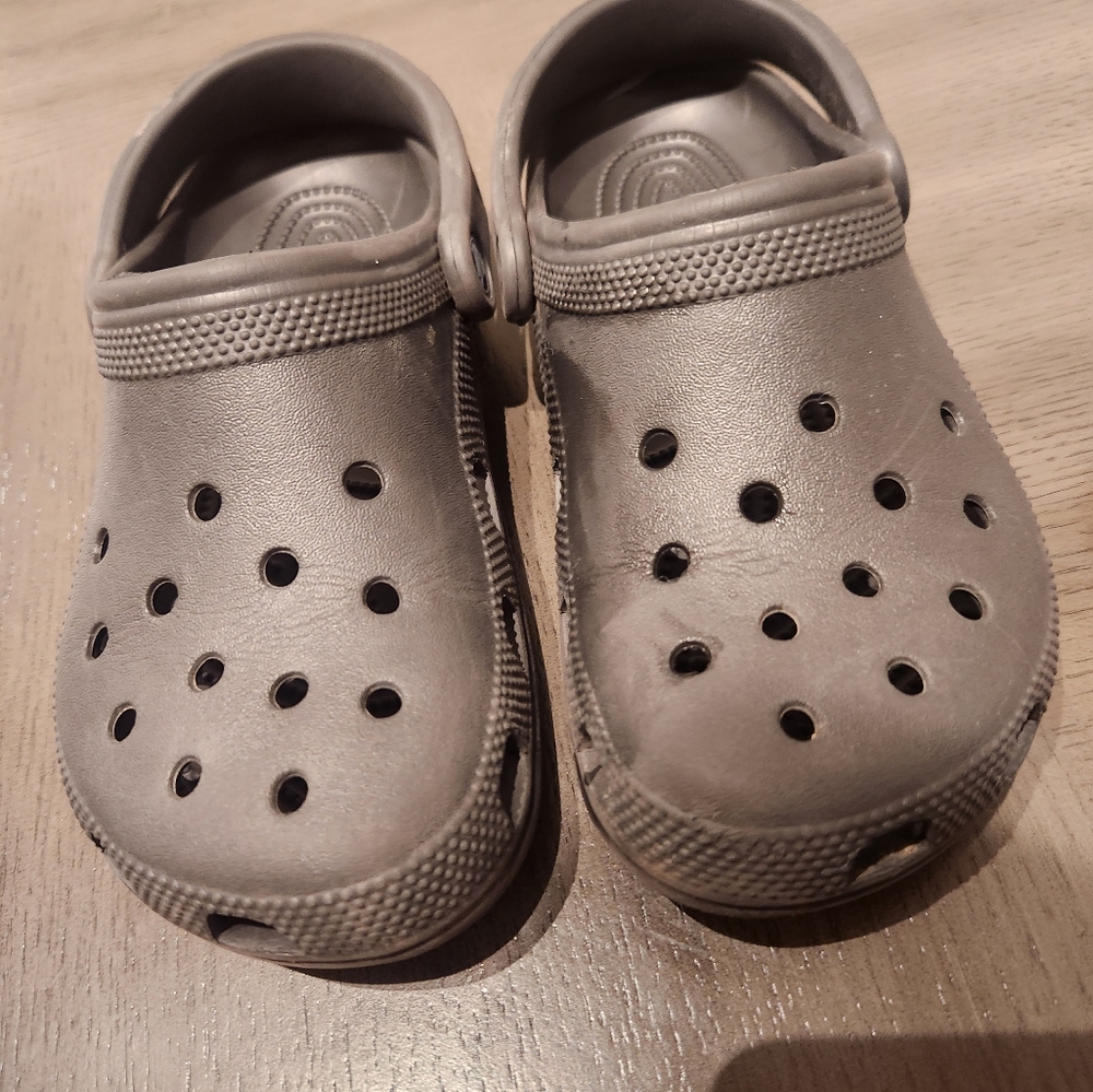 Size 4/6 black croc and 4/ 5 boys Reef